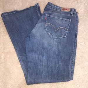 518 Levi Bootcut Jean
